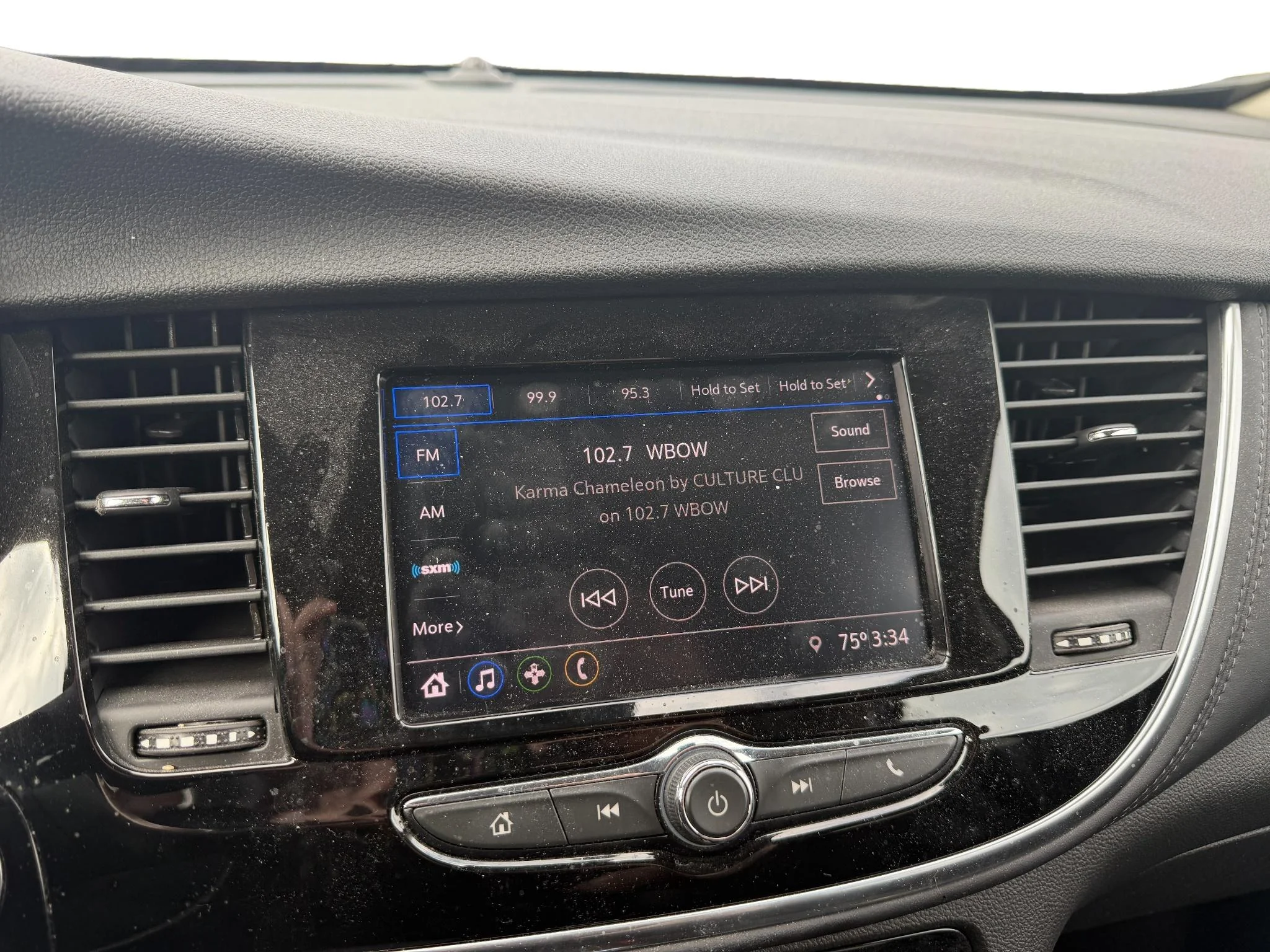 Used 2022 Quicksilver Metallic Buick Preferred image 5