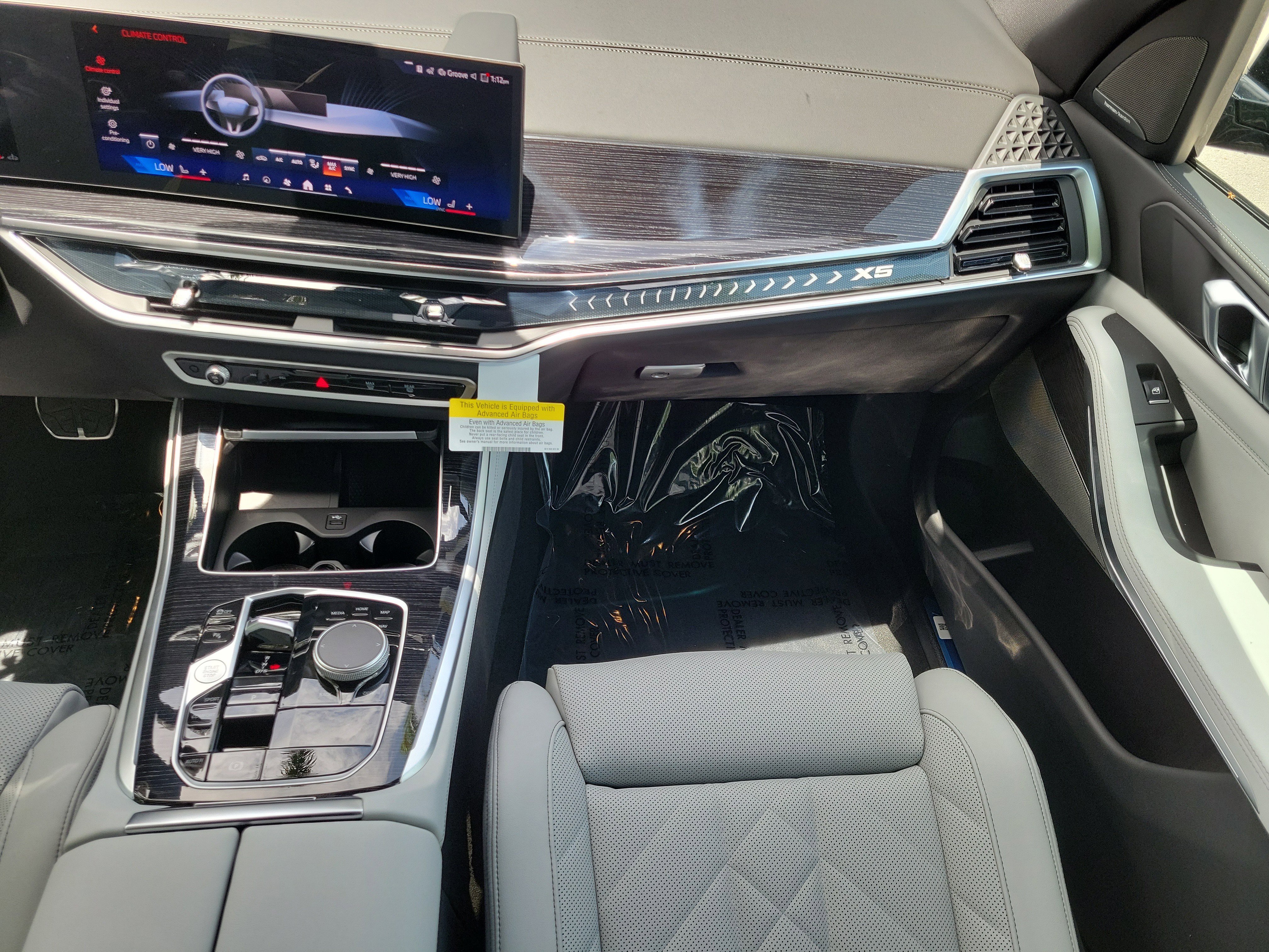 New 2026 Tanzanite Blue II Metallic BMW sDrive40i image 9