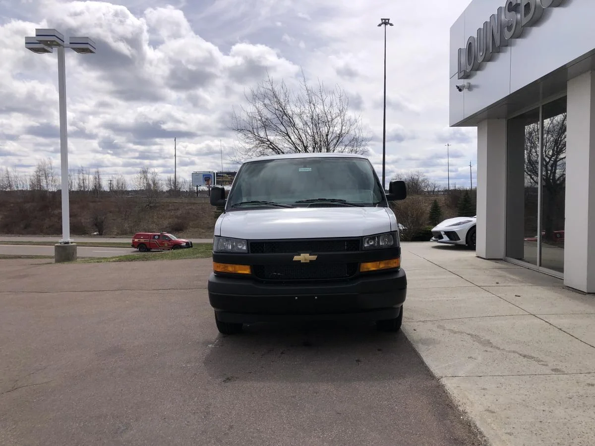 New 2026 White Chevrolet Rwd 3500 135 image 3