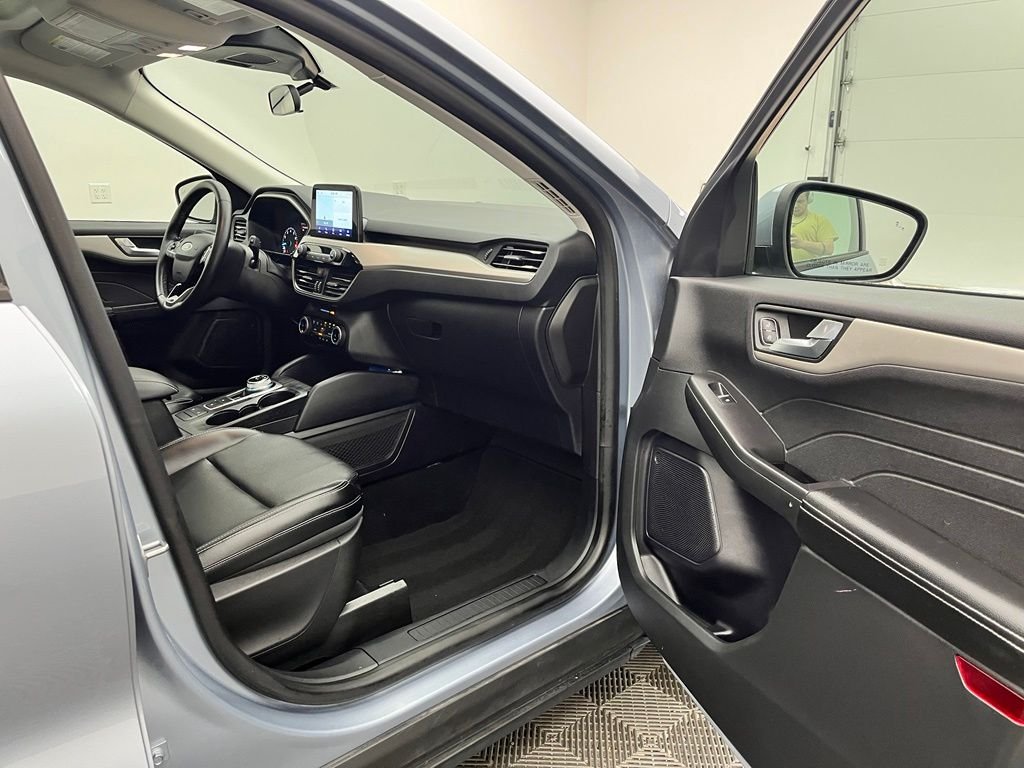 Used 2022 Blue Ford SEL image 33
