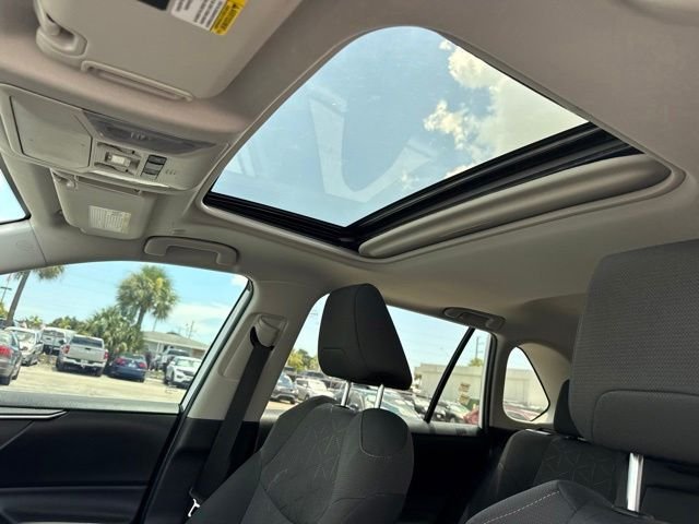 2023 Toyota RAV4 XLE - Photo 19