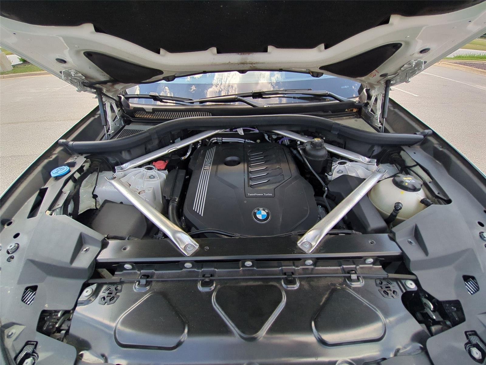 Used 2022 Alpine White BMW sDrive40i image 42