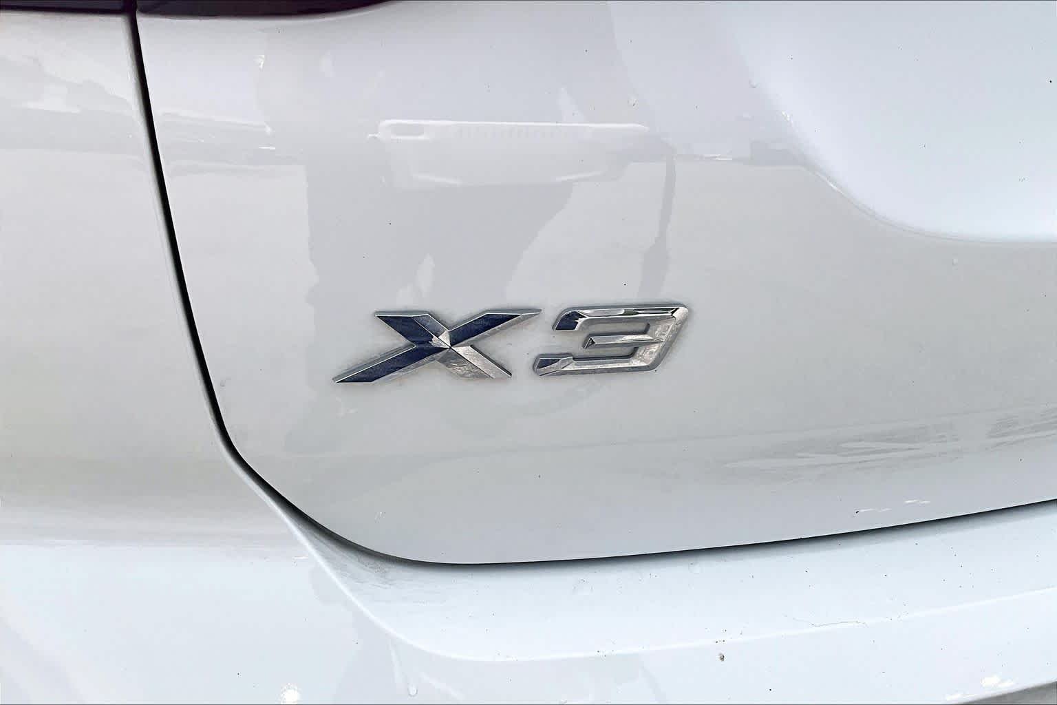 Used 2023 Alpine White BMW sDrive30i image 29