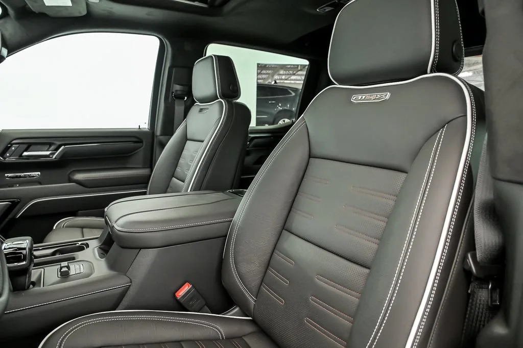 2026 GMC Sierra 1500 AT4X - Photo 9