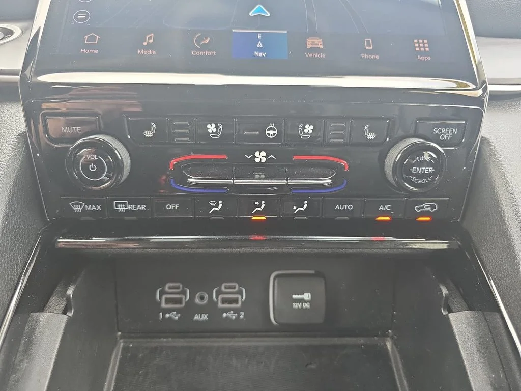 Used 2023 White Jeep Limited image 22