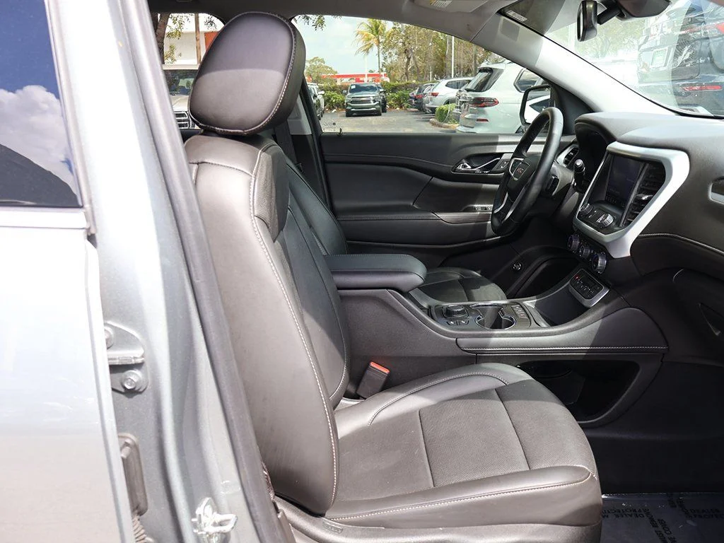Used 2023 Silver GMC SLT image 30