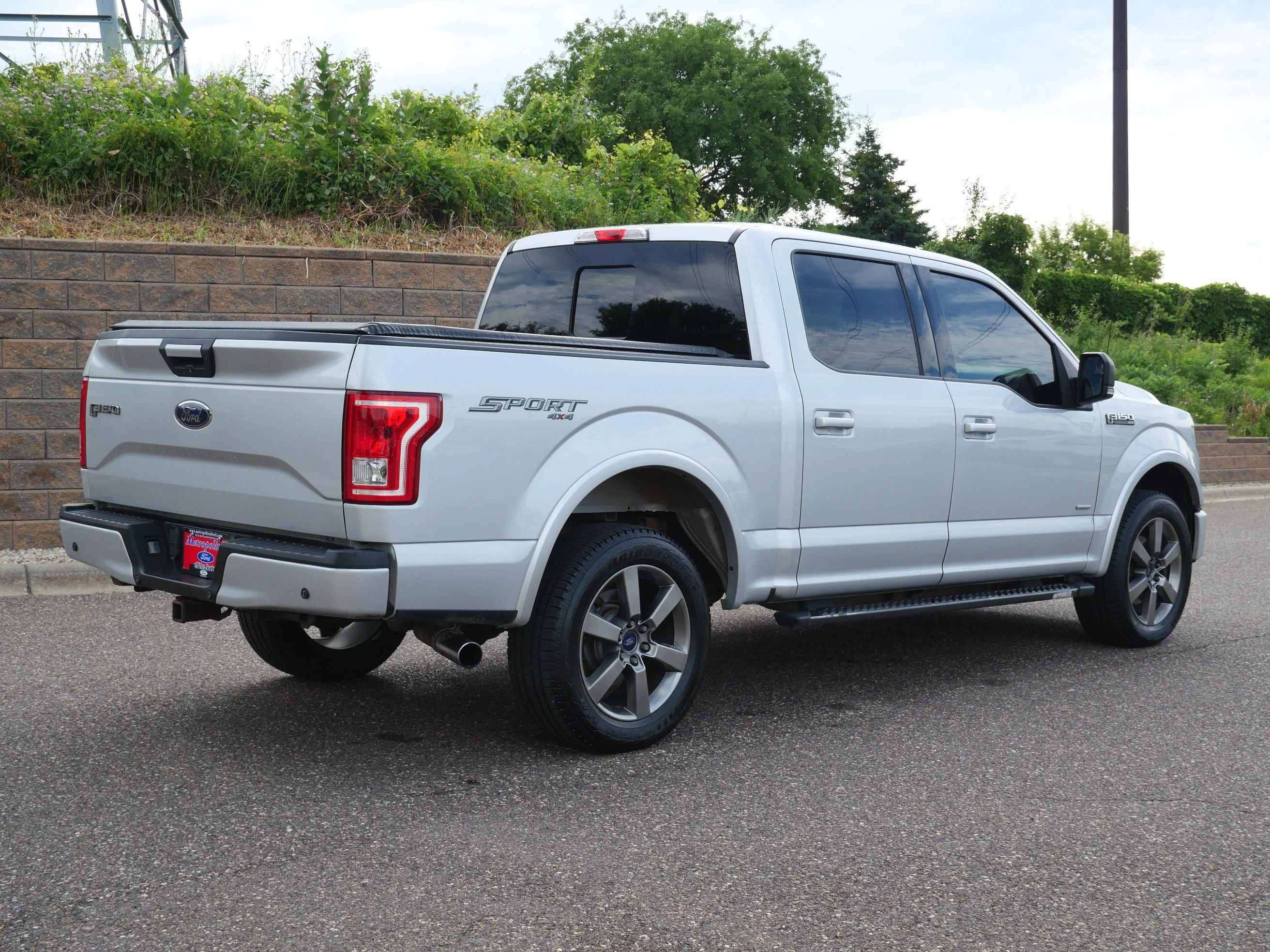 Used 2016 Ingot Silver Metallic Ford XLT 4WD SuperCrew 145 image 6