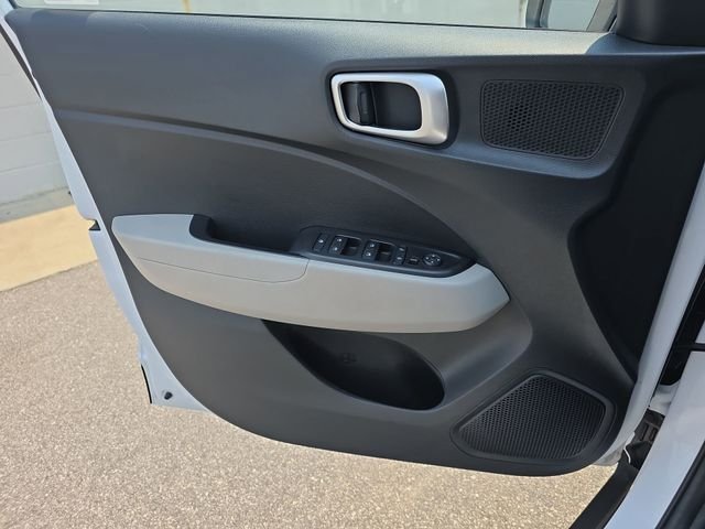 Used 2025 White Hyundai SEL image 26