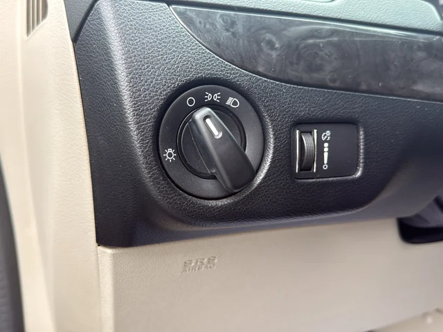 Used 2019 Gray Dodge SE image 27