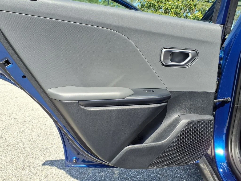 Used 2025 Blue Kia LXS image 21