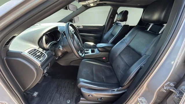 Used 2019 Silver Jeep Altitude 4x4 image 17