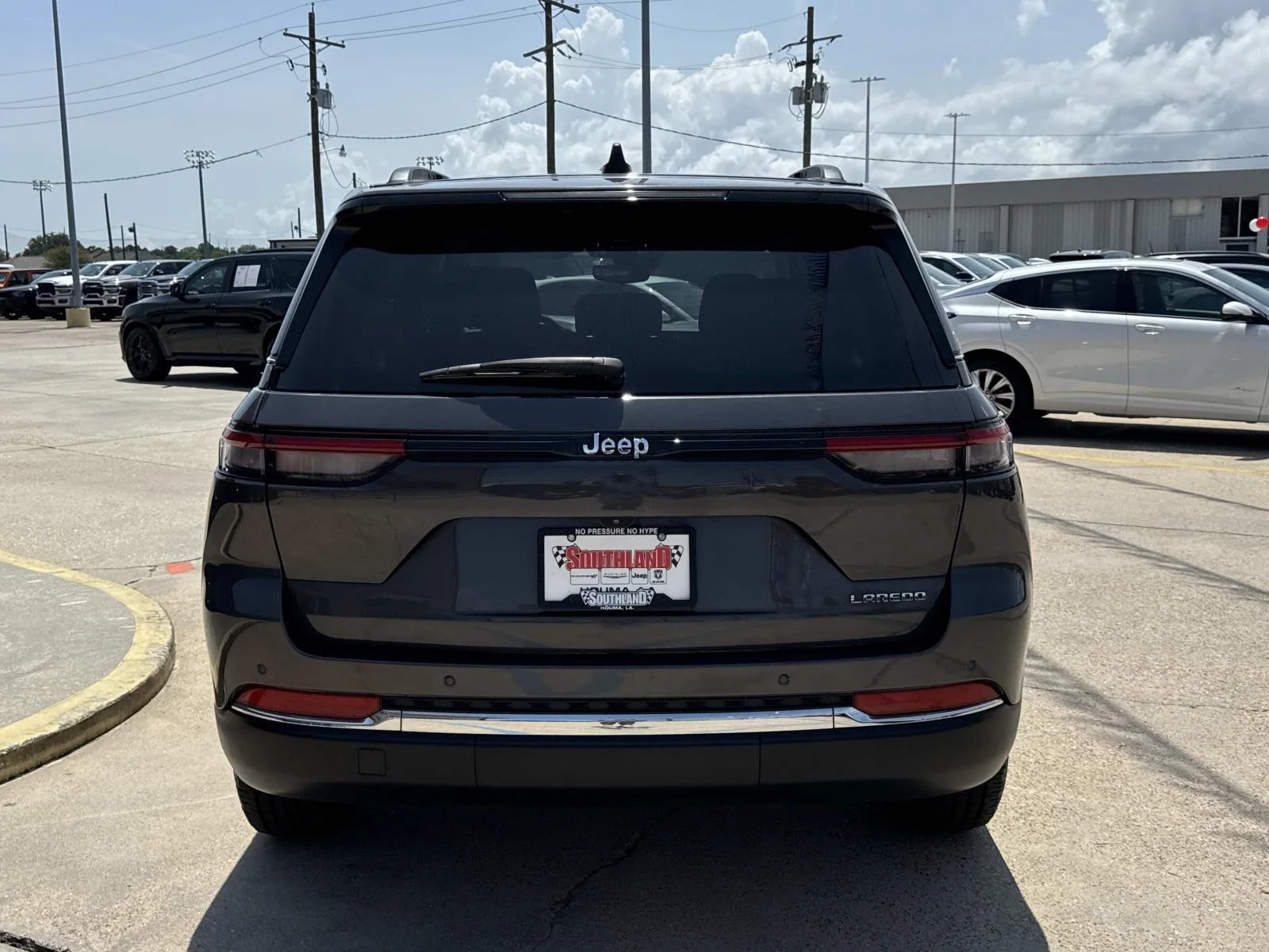 Used 2024 Baltic Gray Metallic Clearcoat Jeep Laredo image 6