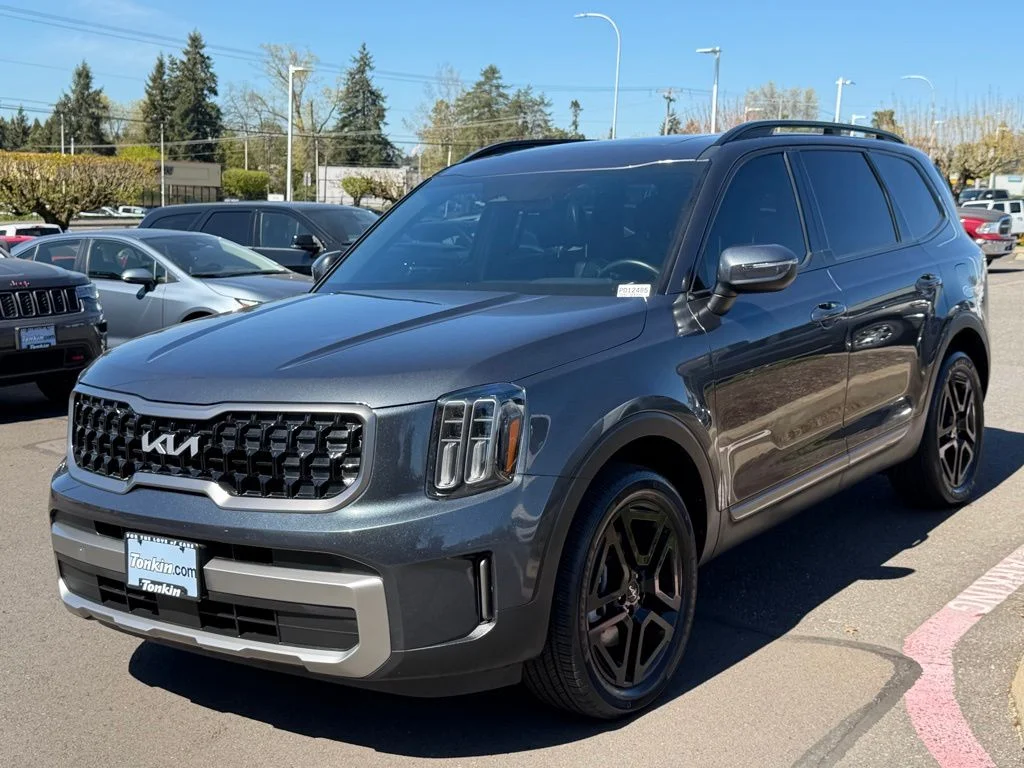 Used 2023 Gravity Gray Kia EX X-Line image 4