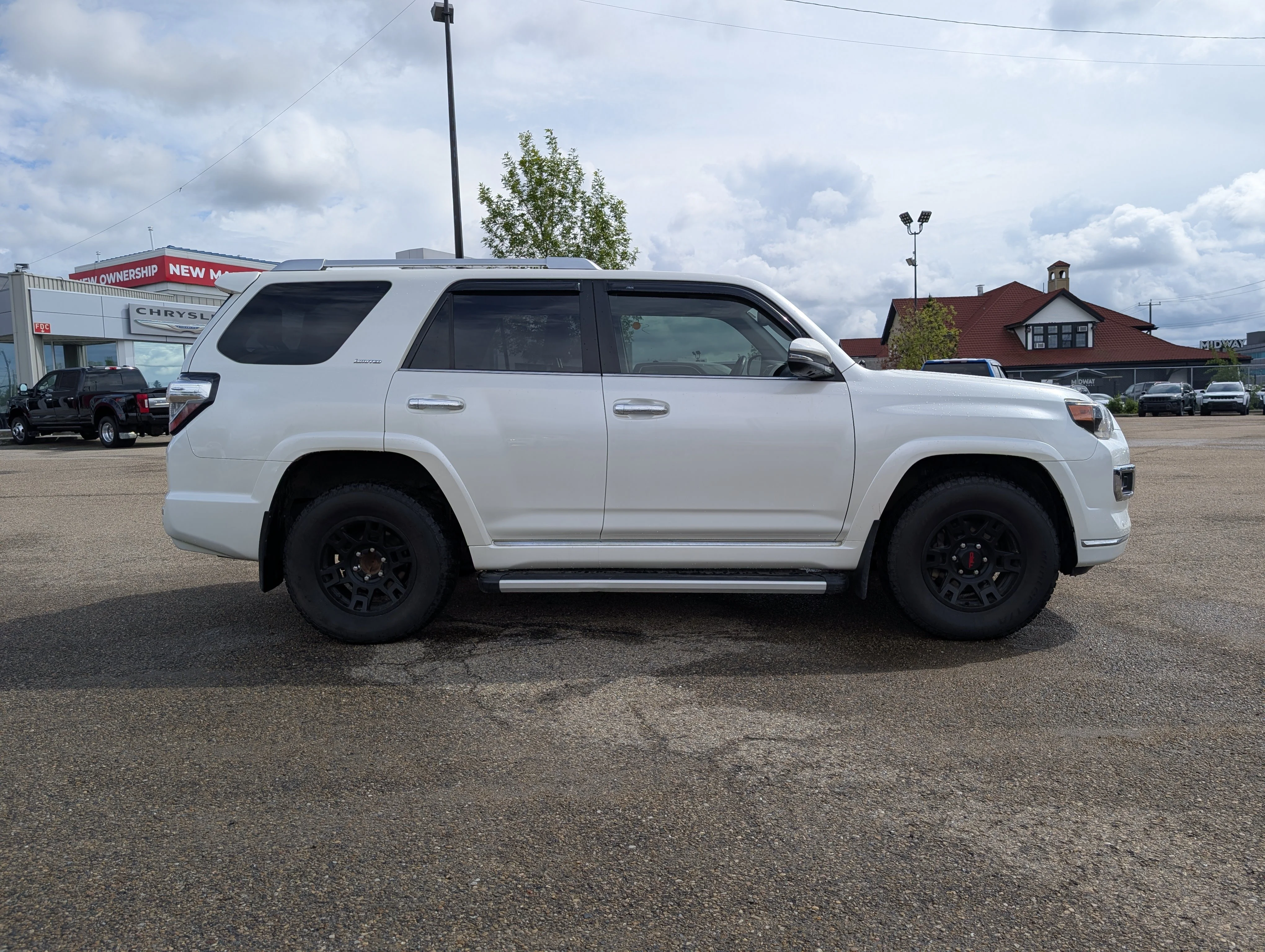 Used 2023 Blizzard Pearl Toyota LIMITED image 8