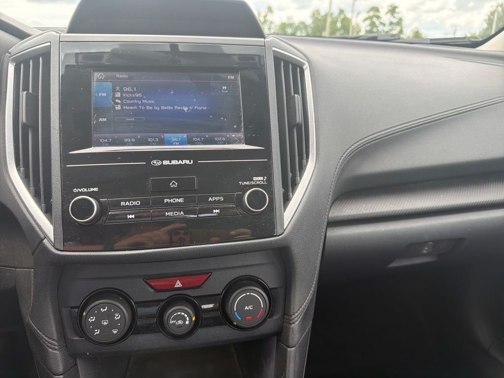Used 2020 Silver Subaru Base image 25