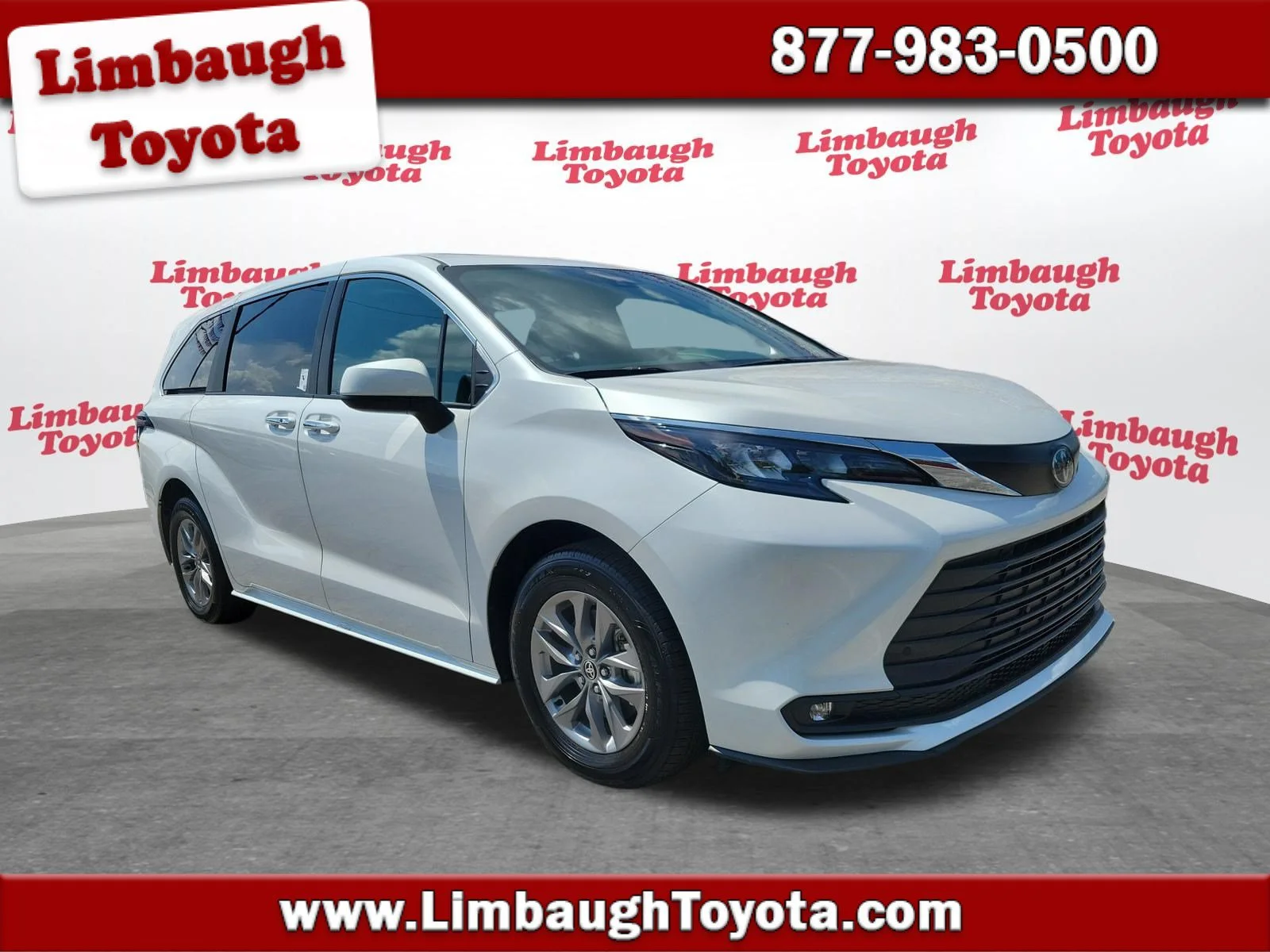 2025 Toyota Sienna XLE near Birmingham Alabama