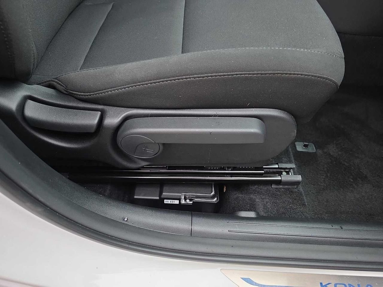 2025 Hyundai Kona SEL Convenience - Photo 23