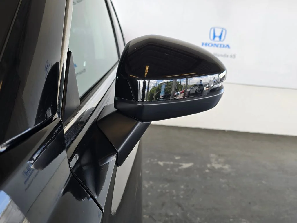 Used 2025  Honda LX image 22