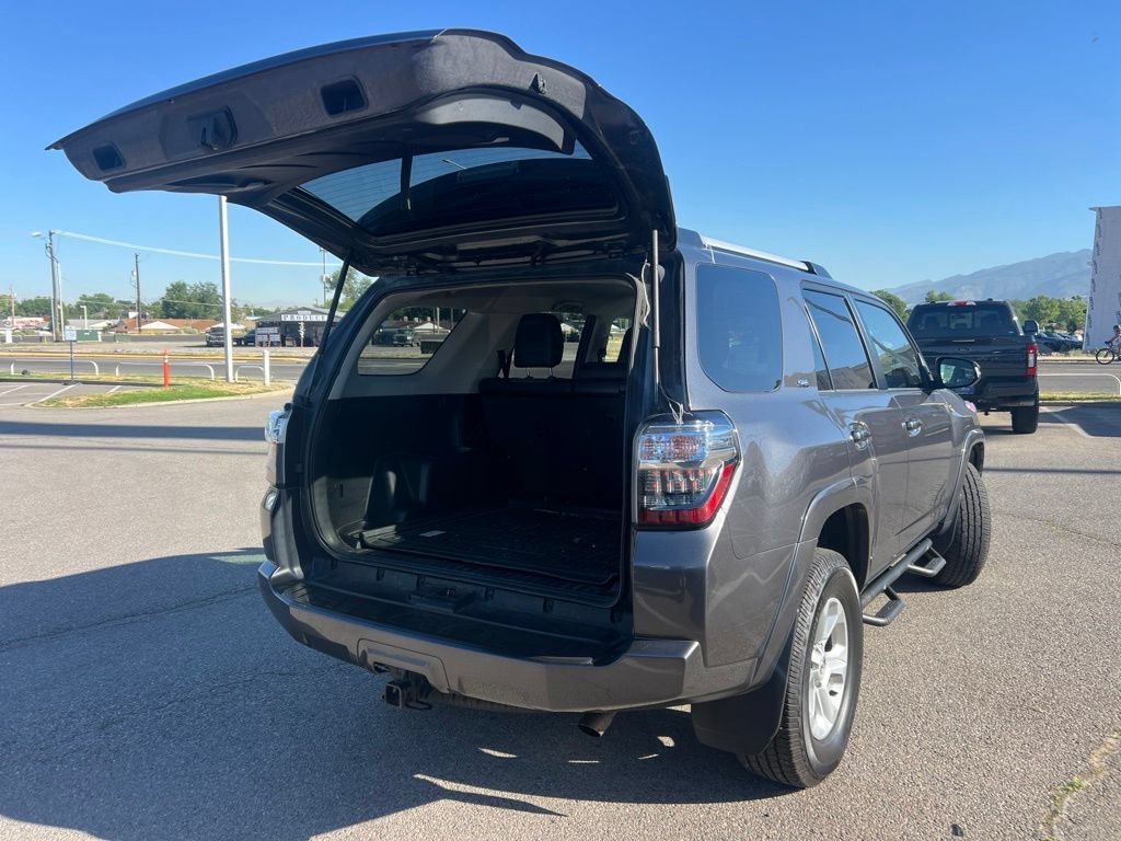 Used 2022 Magnetic Gray Metallic Toyota SR5 Premium image 5
