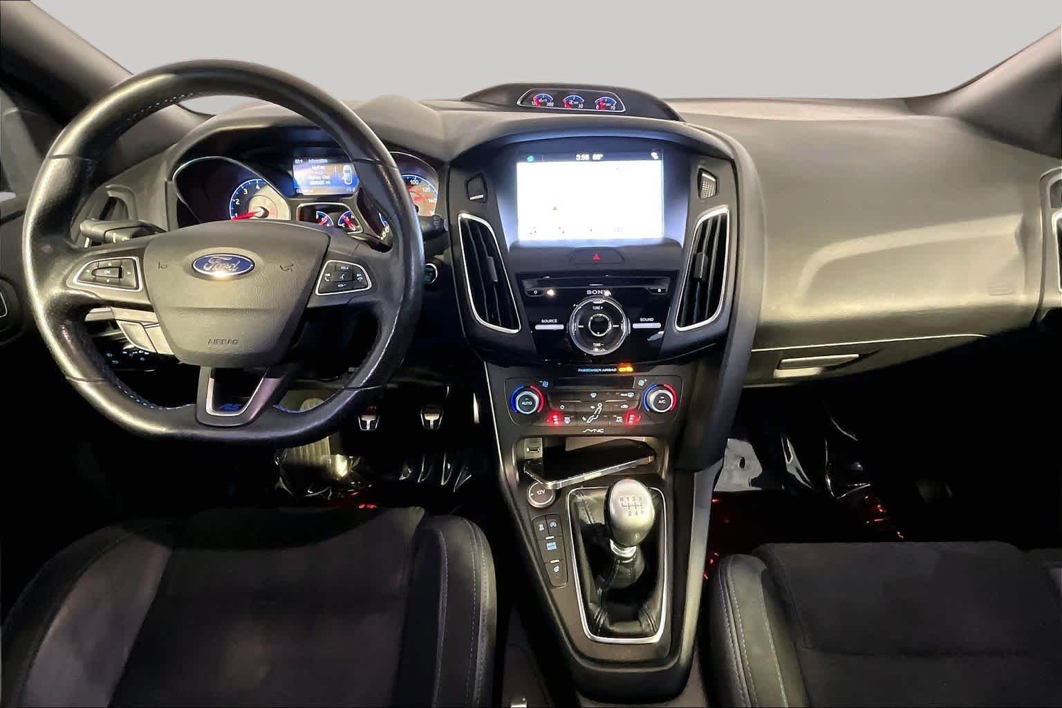 Used 2017 Shadow Black Ford RS image 16