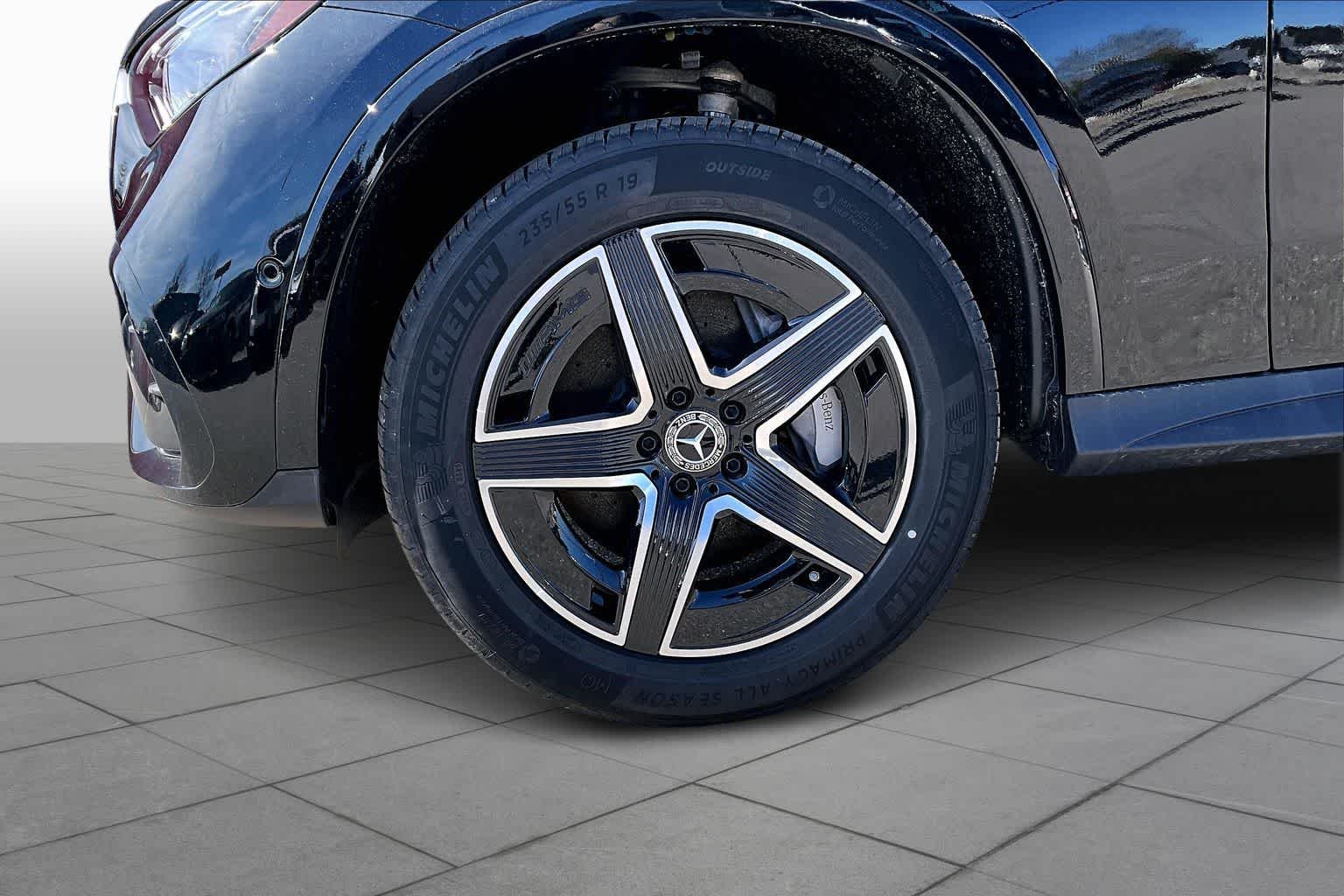 New 2026 Black Mercedes-Benz GLC 300 image 18