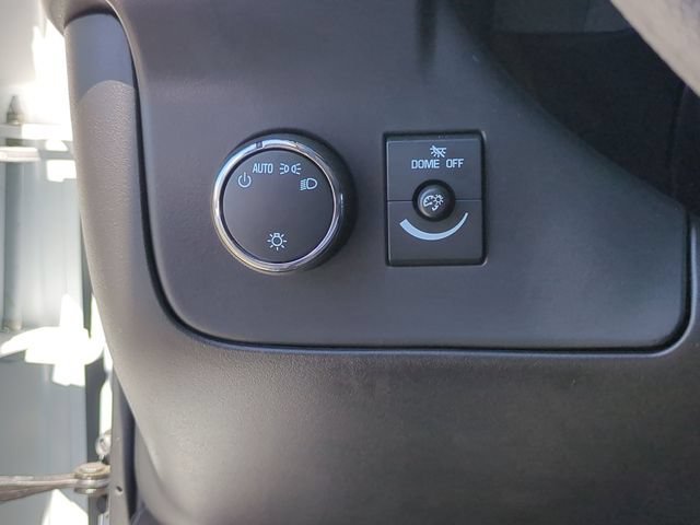 New 2026 Summit White Chevrolet WT image 19