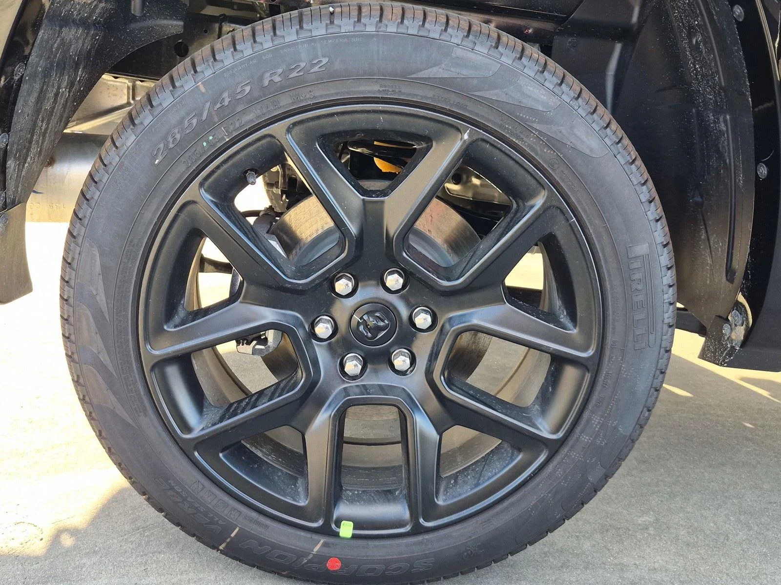 New 2026 Diamond Black Crystal Pearl-Coat Exterior Paint RAM Laramie image 13