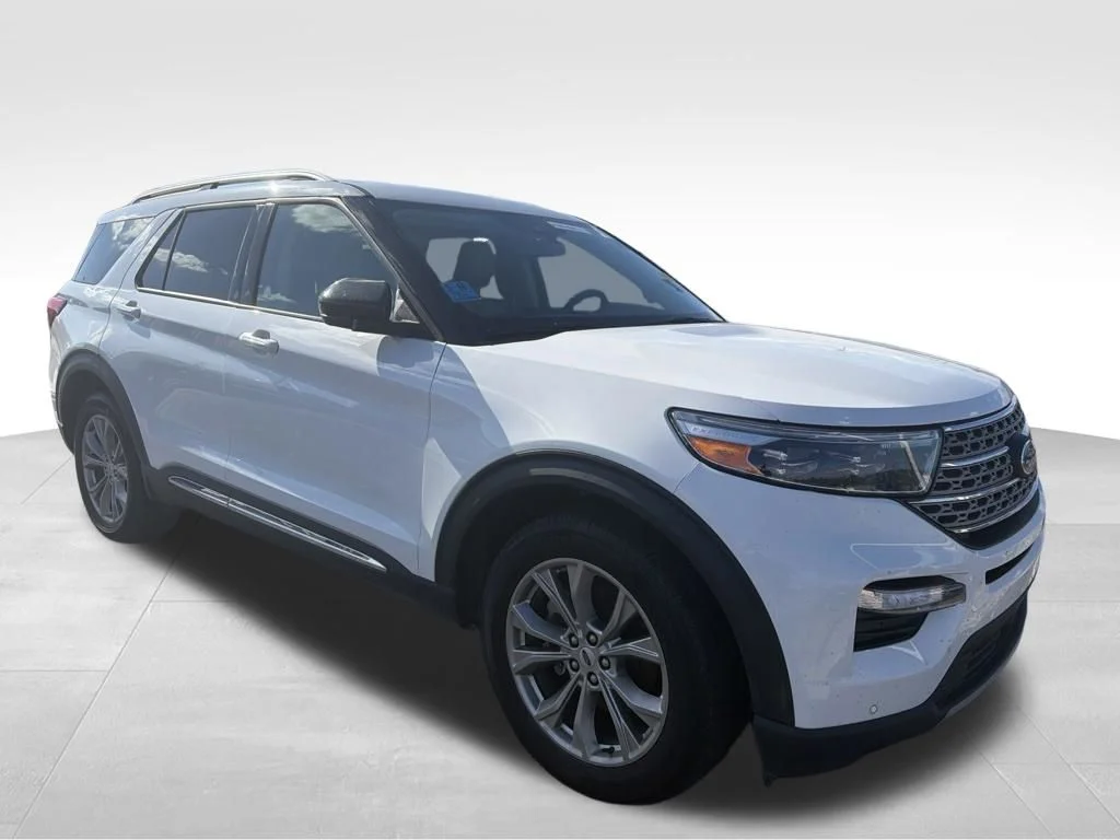 Used 2023 White Ford Limited image 25