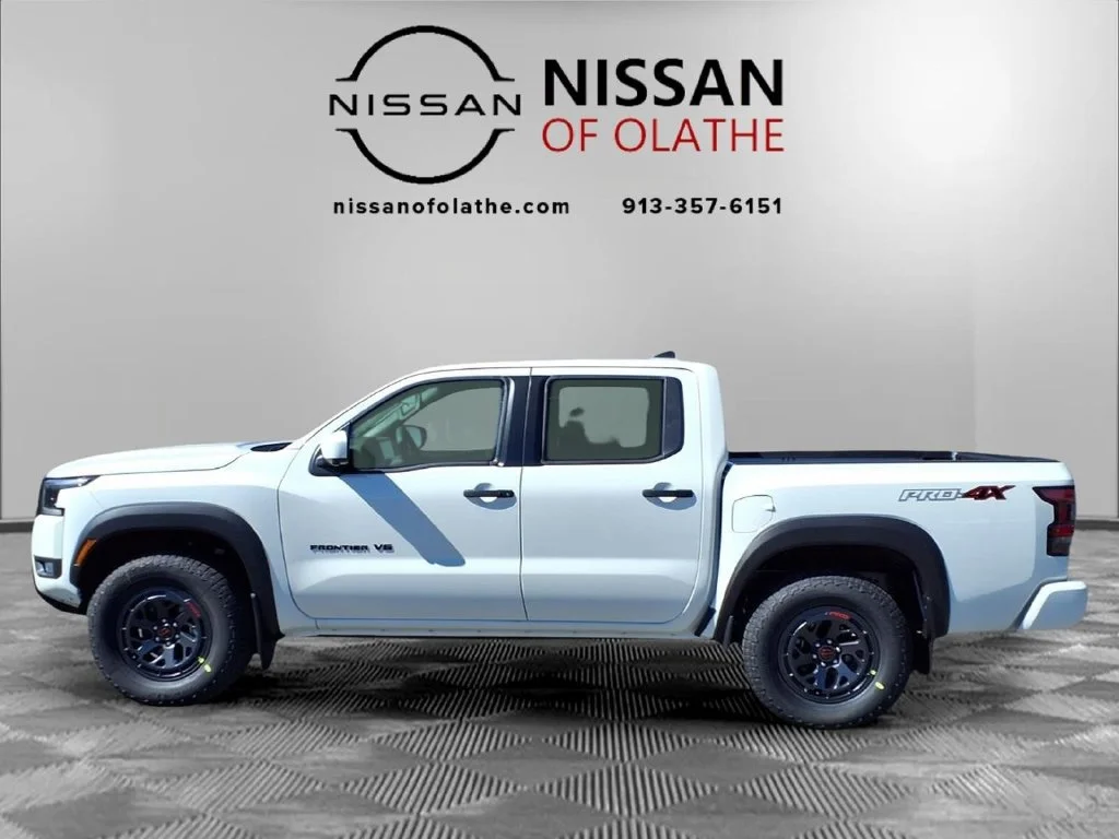 New 2027 White Nissan PRO-4X image 23