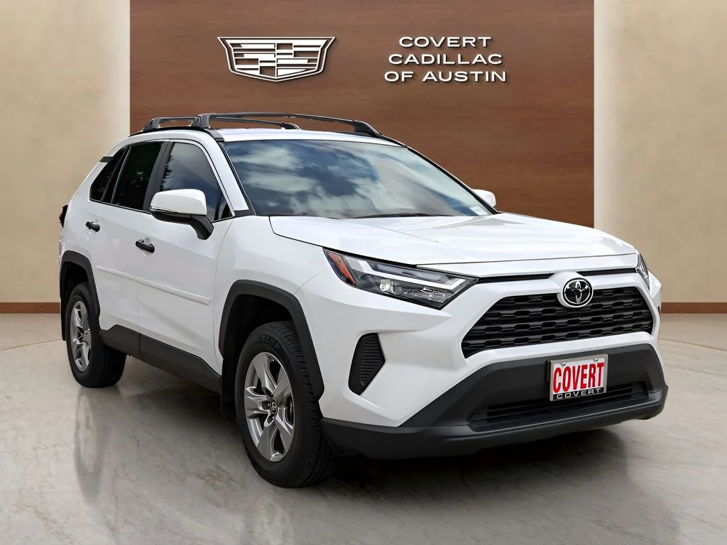 Used 2025 White Toyota XLE image 6