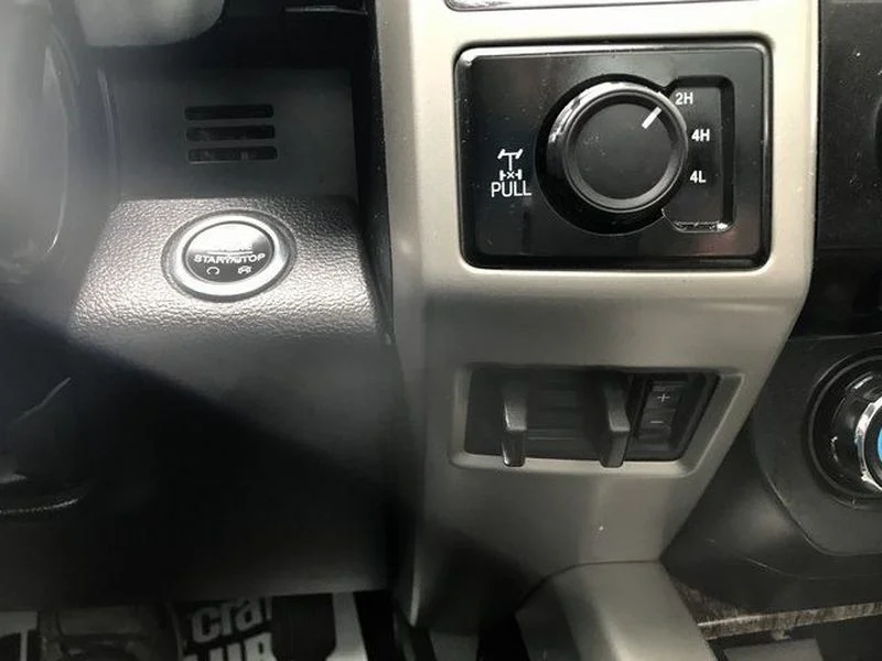 Used 2017 Oxford White Ford Lariat image 13