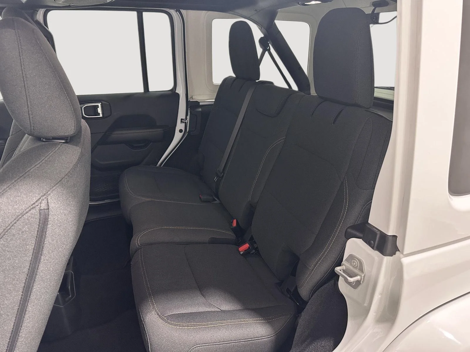 Used 2024 Bright White Jeep Sahara image 23