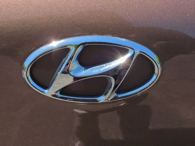 Used 2016 Beige Hyundai Limited image 27