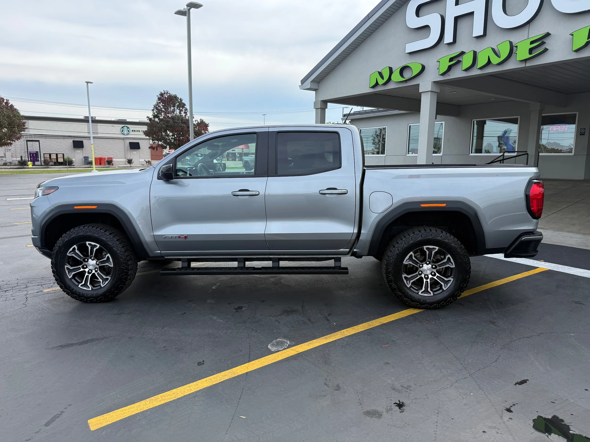 Used 2024 Gray GMC 4WD AT4 image 3