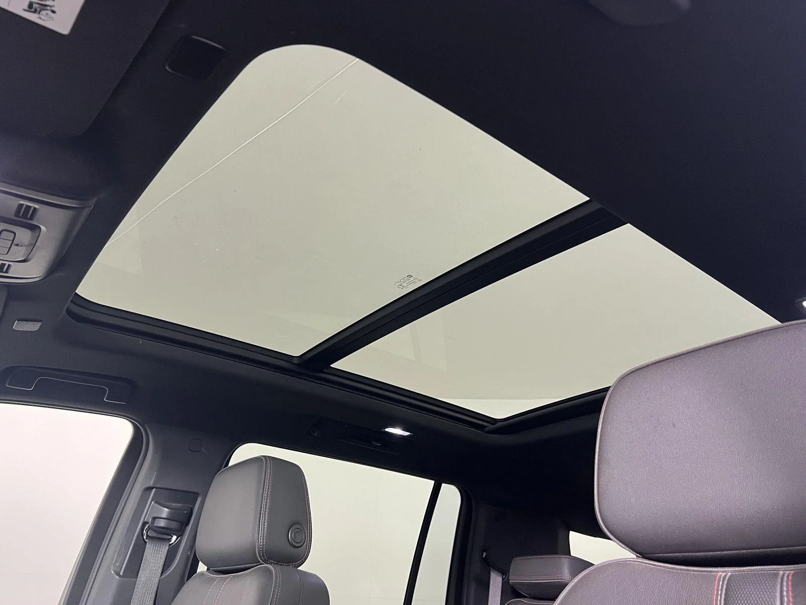 Used 2022 SUMMIT WHITE Chevrolet RST image 4