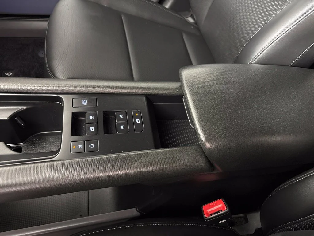 Used 2023 Black Hyundai SEL image 46