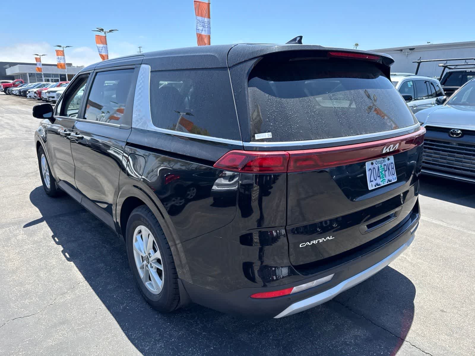 Used 2024 Aurora Black Pearl Kia LX image 20