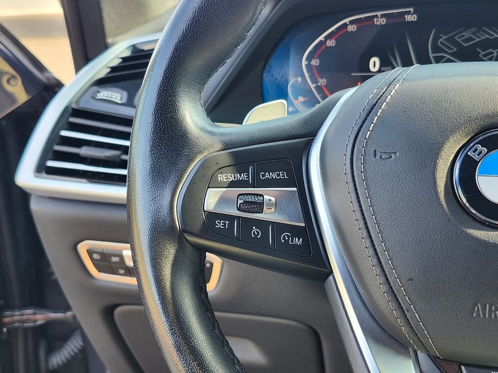 Used 2021 Gray BMW xDrive40i image 29