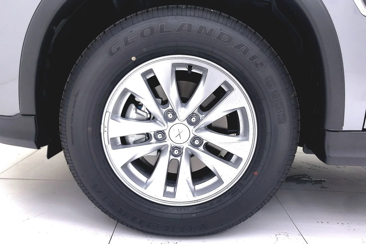 New 2025 Alloy Silver Metallic Mitsubishi S image 18