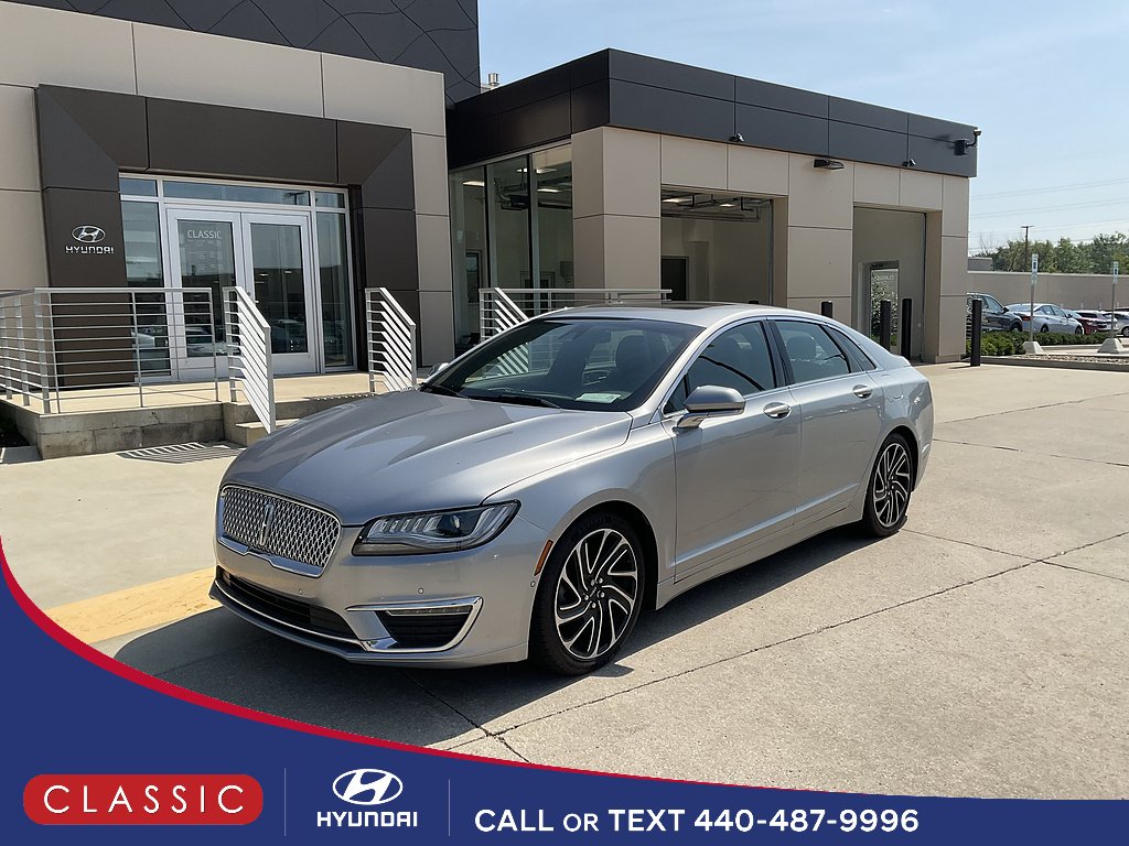 Used 2020 Silver Radiance Clearcoat Lincoln Reserve image 1
