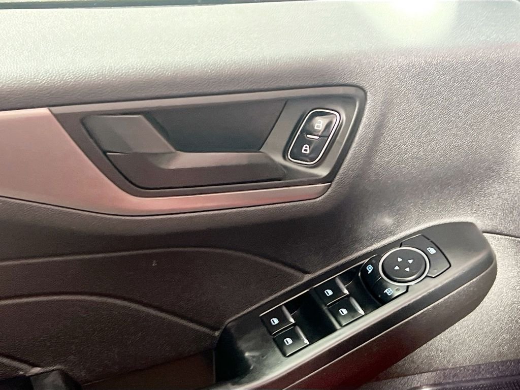 Used 2024 Red Ford Active image 6