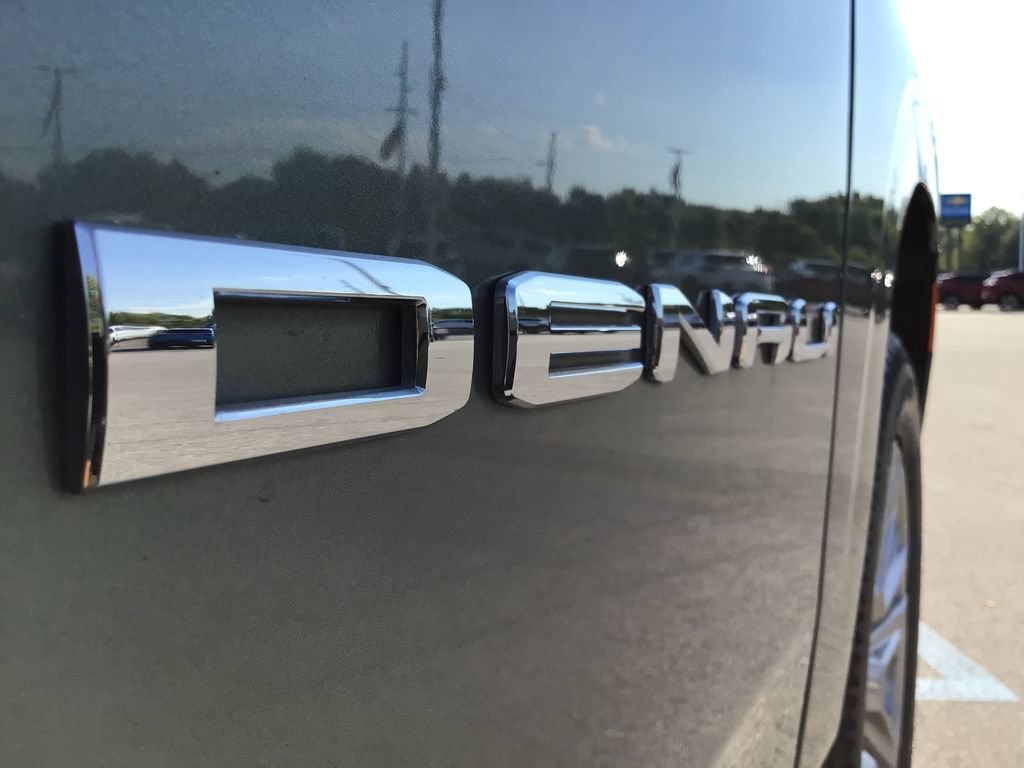 2024 GMC Yukon Denali - Photo 16