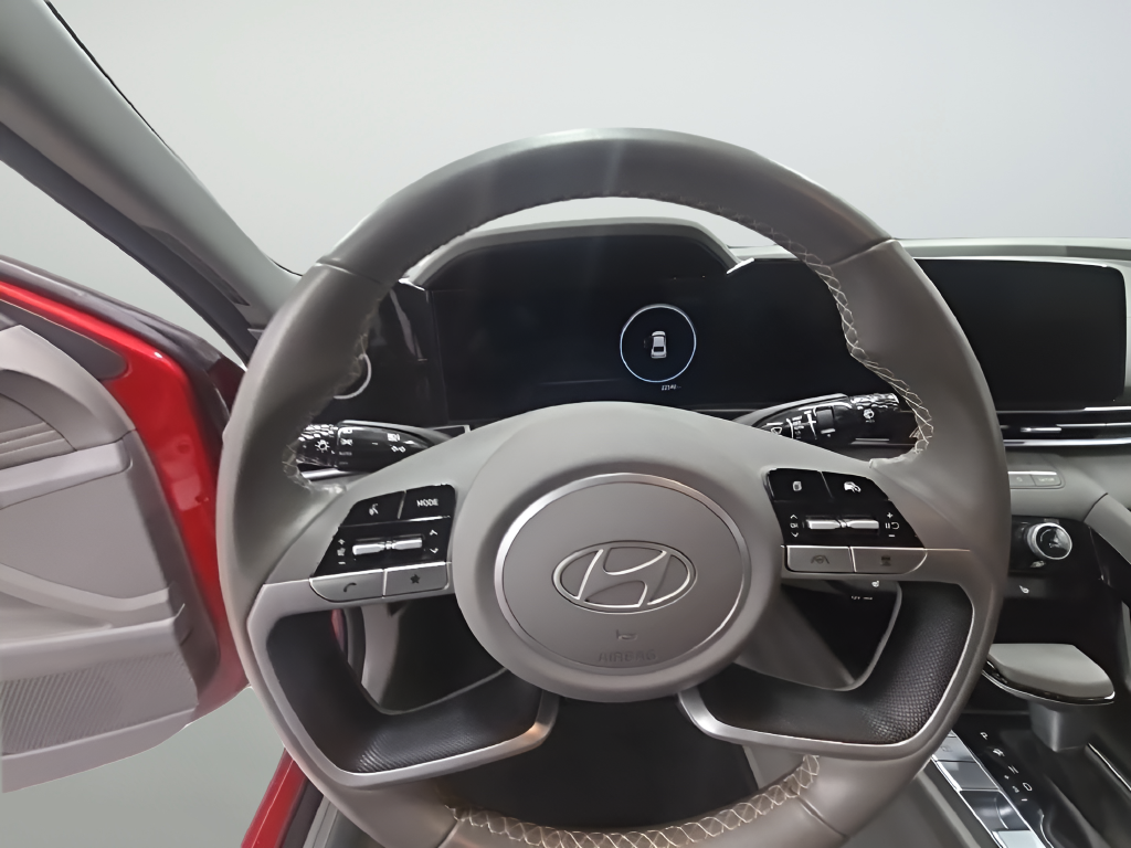 Used 2025 Red Hyundai SEL Convenience image 30