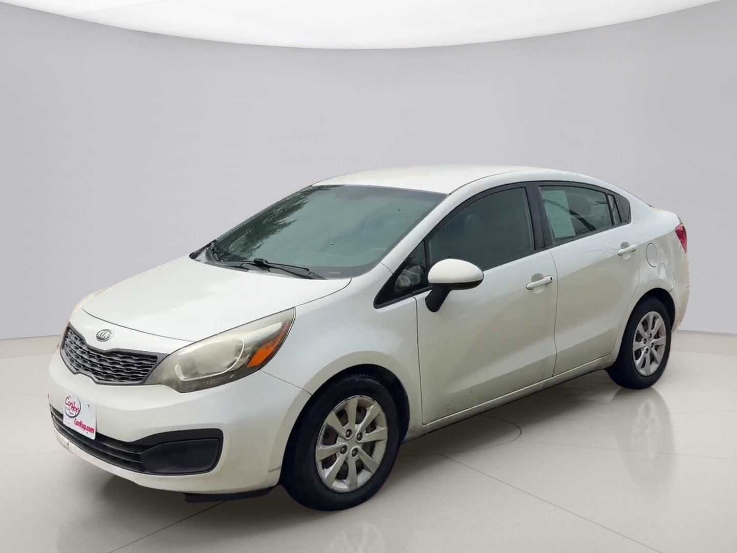 Used 2015 White Kia  image 1