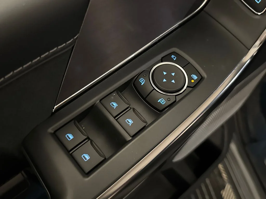 New 2026 Gray Ford Platinum image 25