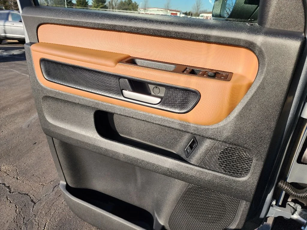2025 Volkswagen ID. Buzz Pro S - Photo 17