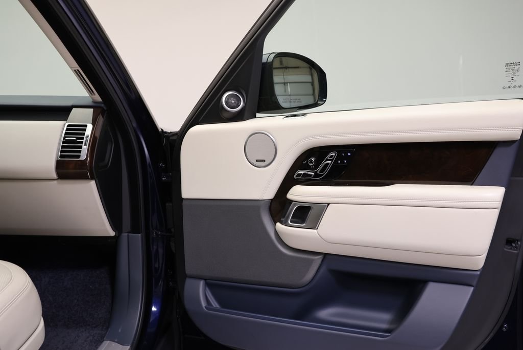 Used 2020 Portofino Blue Metallic Land Rover HSE image 37