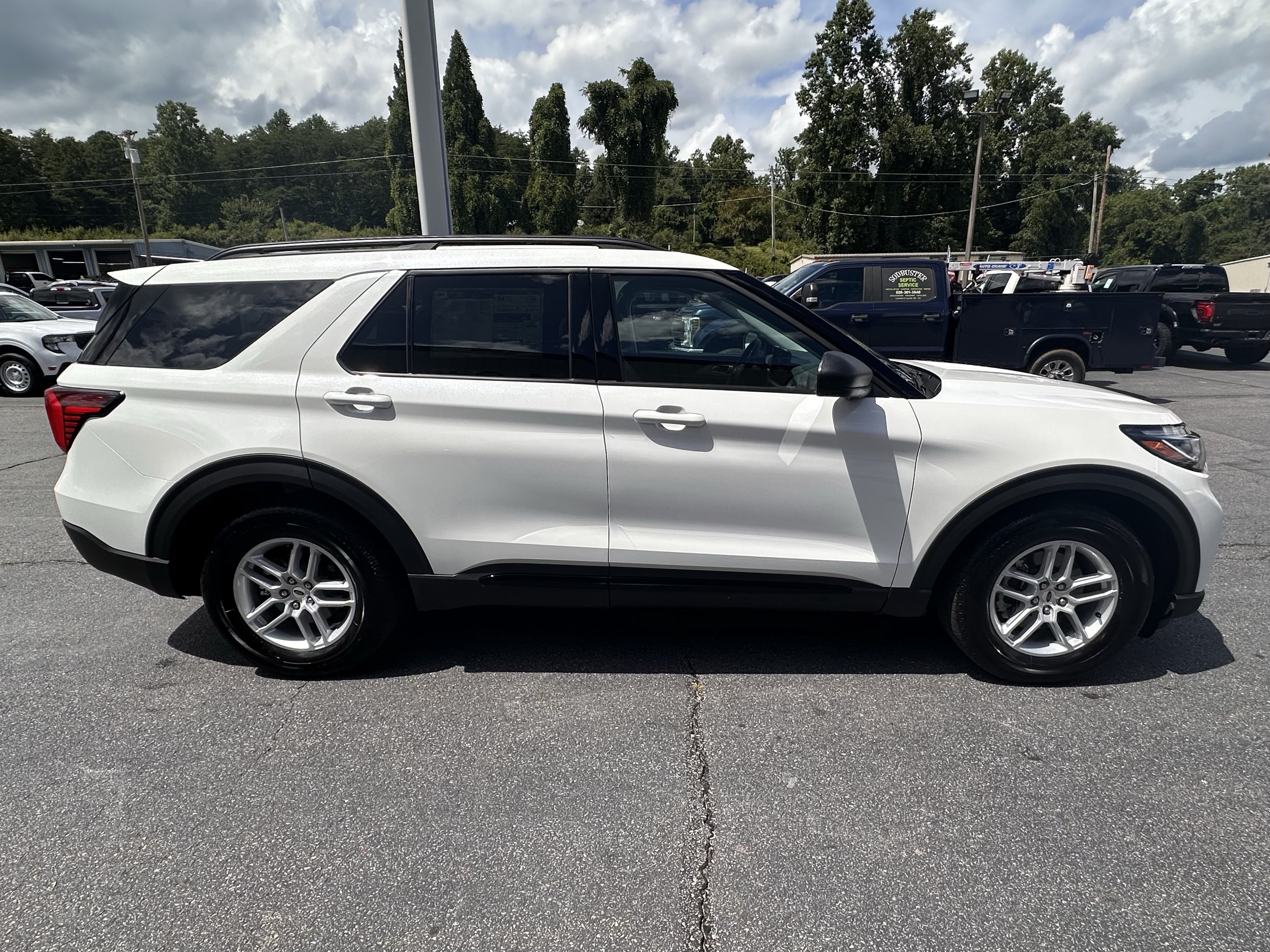 New 2026 Star White Metallic Tri-Coat Ford Active image 5