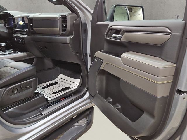 Used 2024 Gray Chevrolet ZR2 image 19