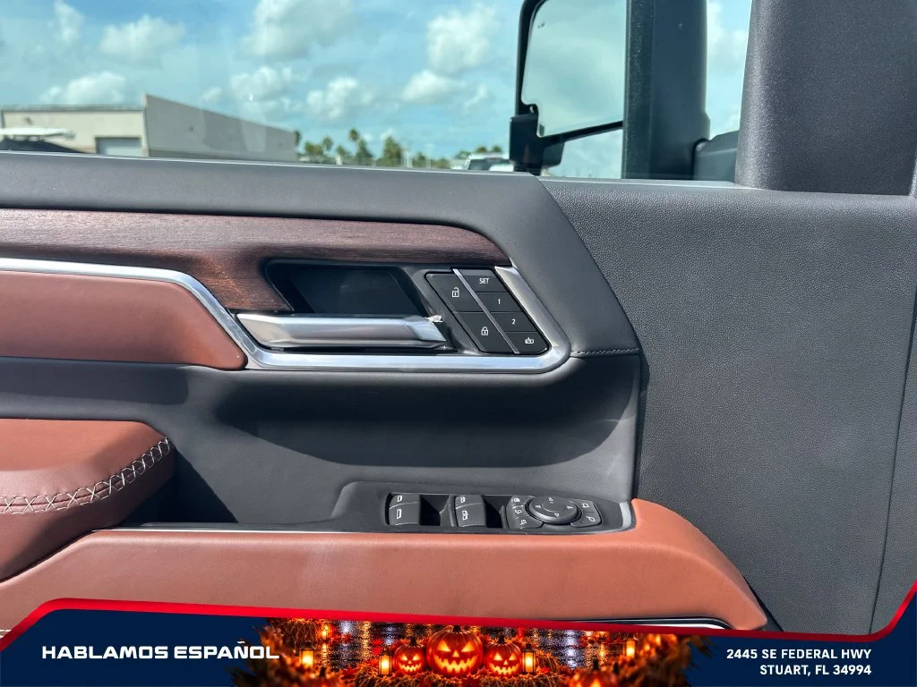 New 2026 Glacier White Tricoat GMC Denali Ultimate image 22